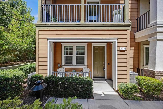 End unit with lots of privacy