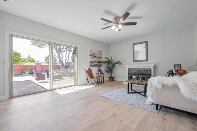 36339 Beech Pl, Newark CA: https://media.crmls.org/mediaz/ddeb159b-3550-4690-a5ab-2e55528f38f3.jpg