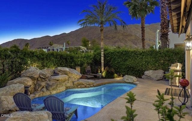 Detail Gallery Image 1 of 31 For 546 N Indian Canyon Dr, Palm Springs,  CA 92262 - 2 Beds | 2/1 Baths