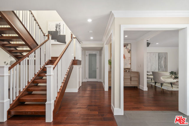 2771 Claray Drive, Los Angeles CA: https://media.crmls.org/mediaz/ddebb070-9282-401c-b683-e996a74d76be.jpg