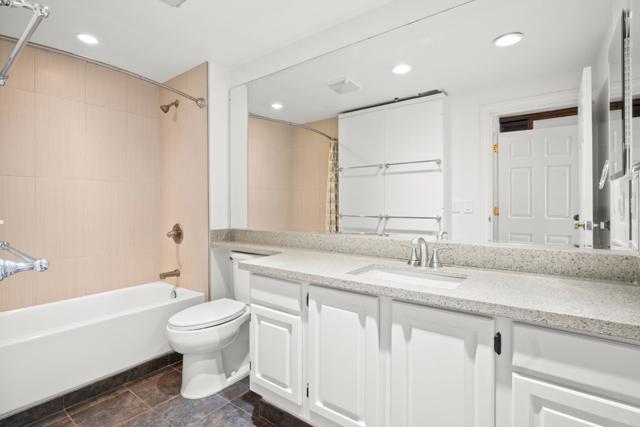 555 Laurel Avenue, San Mateo CA: https://media.crmls.org/mediaz/ddebe041-6001-47fa-a802-3eae414b5bf4.jpg