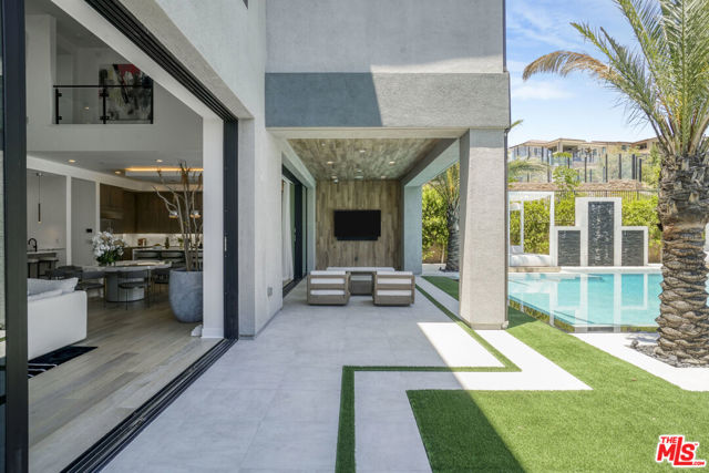 20472 W Windsor Lane, Porter Ranch CA: https://media.crmls.org/mediaz/ddec0e52-6f08-4835-b97c-a4a0cb8aff4a.jpg