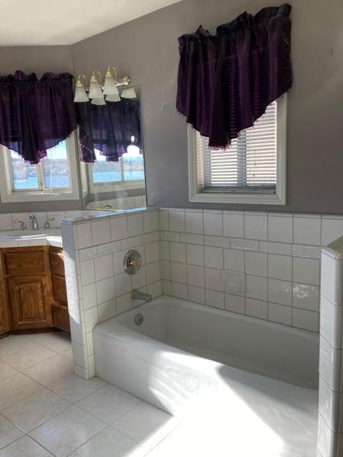 18125 Harbor Drive Drive, Victorville CA: https://media.crmls.org/mediaz/ddec944d-e367-4c7e-8b22-c0da510fd2fa.jpg