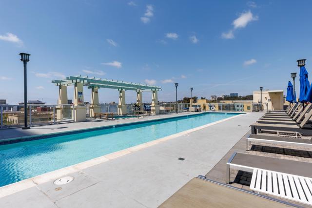 850 Beech St, San Diego CA: https://media.crmls.org/mediaz/ddeced6b-ae18-4d33-9801-4fce014f21e9.jpg