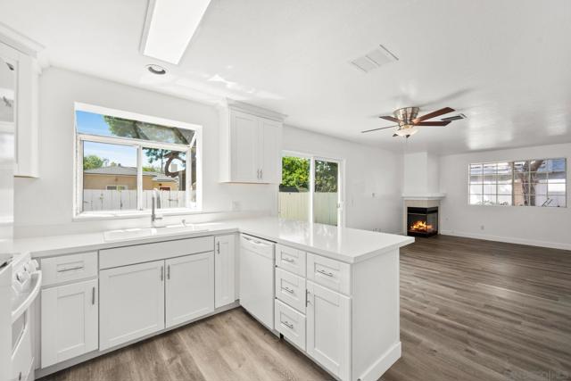 368 G st, Chula Vista CA: https://media.crmls.org/mediaz/dded3d9d-331f-4d19-b2c8-ecc39b6f5838.jpg