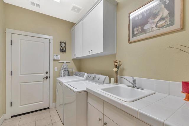 46347 Opah Drive, Ahwahnee CA: https://media.crmls.org/mediaz/ddedfa05-a87b-41ea-b4ad-f57af8bca30d.jpg