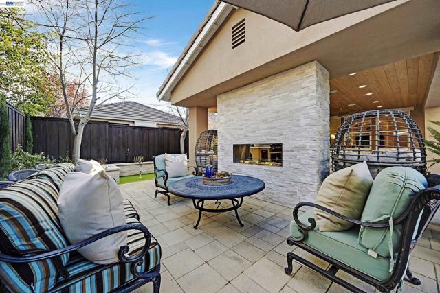 2170 Santa Croce Dr, Livermore CA: https://media.crmls.org/mediaz/ddee7268-071c-4051-ab5f-fb4588f96477.jpg