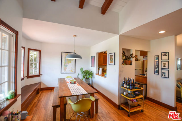 11136 Lucerne Avenue, Culver City CA: https://media.crmls.org/mediaz/ddeec4f1-3a78-4e4c-8013-7ca2cb466ece.jpg