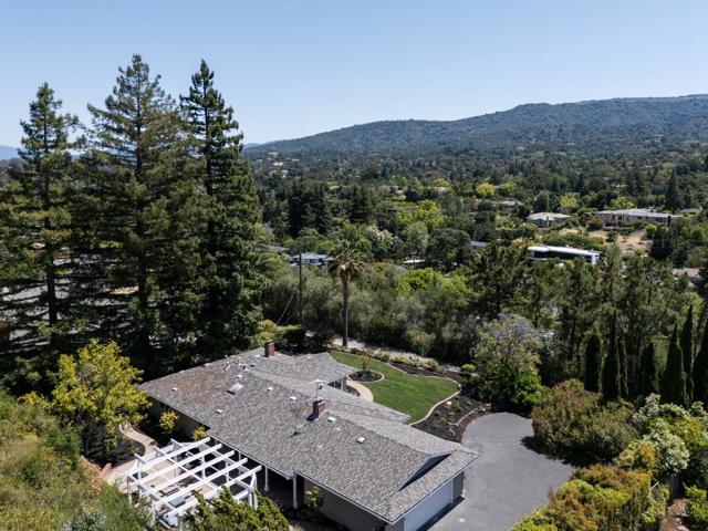 348 Costello Drive, Los Altos CA: https://media.crmls.org/mediaz/ddeed02f-4abd-48b8-9b7b-25d472dad15c.jpg