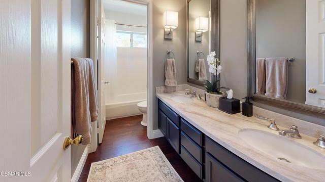 2343 Solway Court, Thousand Oaks CA: https://media.crmls.org/mediaz/ddef1bae-d1e2-4edb-8ae6-ef2d40068f49.jpg