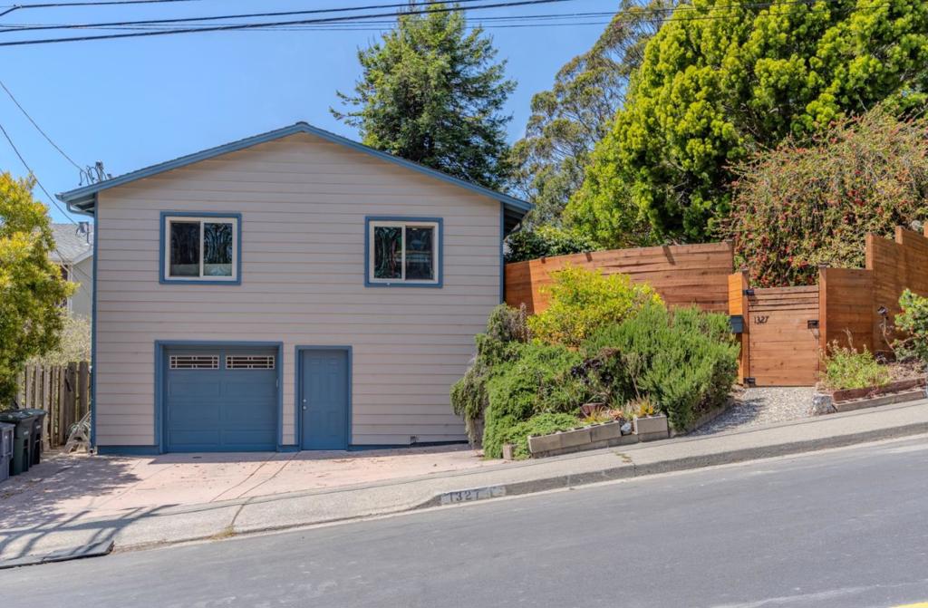 1327 Crespi Drive