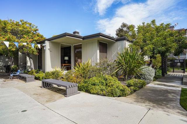 1051 Beach Park Boulevard, Foster City CA: https://media.crmls.org/mediaz/ddf0060e-f693-4d08-b138-911633f32ffb.jpg