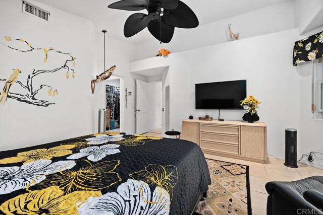 2175 Castilla Way, Oceanside CA: https://media.crmls.org/mediaz/ddf01550-9faa-443e-a3c7-517746442bf7.jpg