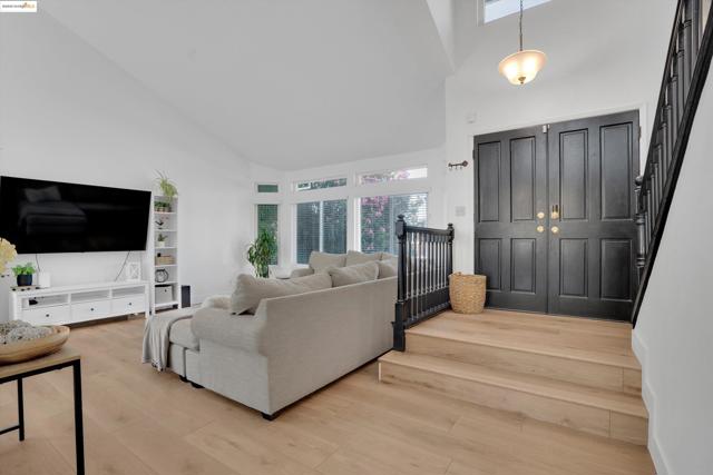 235 Pecan Pl, Brentwood CA: https://media.crmls.org/mediaz/ddf10ae3-31b3-4676-9ee2-e356521425b7.jpg