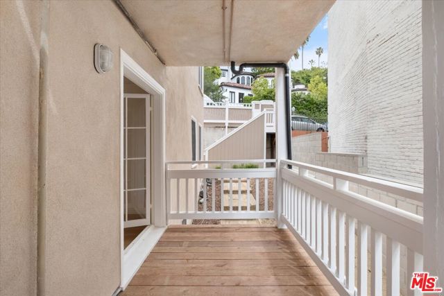 6612 Emmet Terrace, Los Angeles CA: https://media.crmls.org/mediaz/ddf1f928-b343-4fb5-bb5f-1db8807659d1.jpg