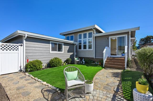 611 Poplar Street, Half Moon Bay CA: https://media.crmls.org/mediaz/ddf20462-fd24-4d9c-b7c7-01795a1b81f5.jpg