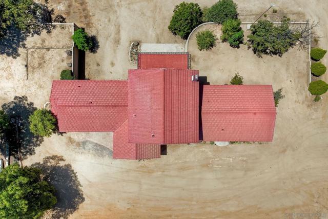 25861 E Old Julian Hwy, Ramona CA: https://media.crmls.org/mediaz/ddf36a98-2ea2-48ee-be63-32a81b46ff15.jpg