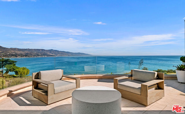 28808 Cliffside Drive, Malibu CA: https://media.crmls.org/mediaz/ddf38357-6c1a-4026-91a2-df9acbeba766.jpg