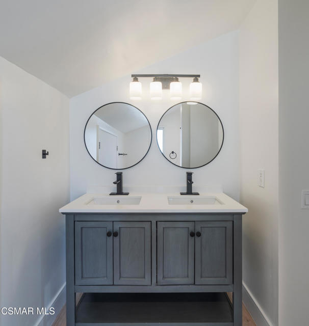 4524 Greengate Court, Westlake Village CA: https://media.crmls.org/mediaz/ddf3aa03-a9cc-45e4-bfc8-8b2e6a17cf30.jpg