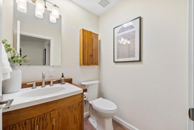 20243 Beatty Ridge Road, Los Gatos CA: https://media.crmls.org/mediaz/ddf42d2e-994c-4f4e-bba7-585730ca4d13.jpg