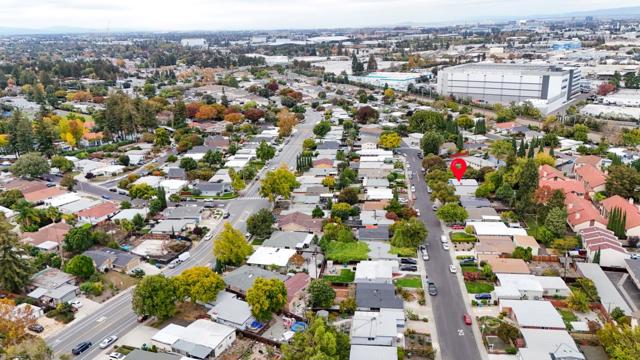 2035 Jackson Street, Santa Clara CA: https://media.crmls.org/mediaz/ddf52cc1-81fa-4a39-a691-07f975166fe6.jpg