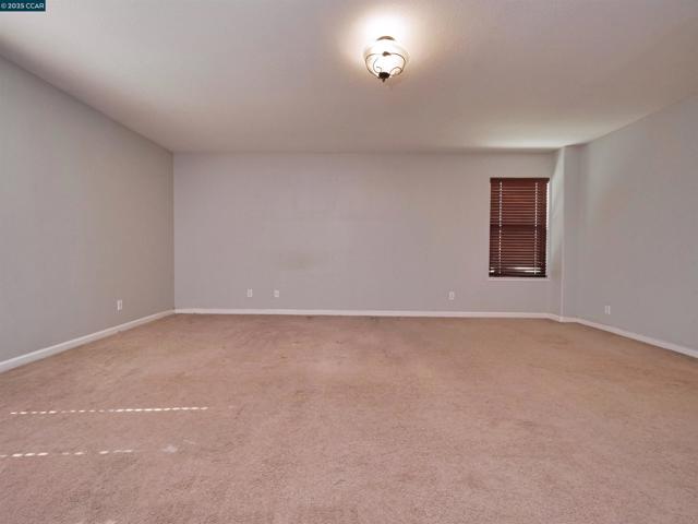 2035 Pasado Avenue, Manteca CA: https://media.crmls.org/mediaz/ddf59957-811f-49c7-b092-3ac3d47aa161.jpg