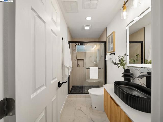 1607 Ward St, Hayward CA: https://media.crmls.org/mediaz/ddf5a97d-e798-45da-8fa9-6333a13b7f44.jpg