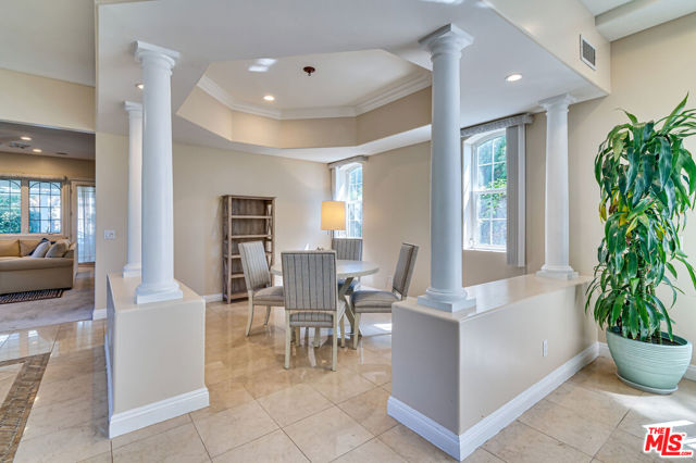 1008 Harbor Crossing Lane, Marina del Rey CA: https://media.crmls.org/mediaz/ddf5bcb5-68d8-4372-a594-d6c2fc6a2ccc.jpg