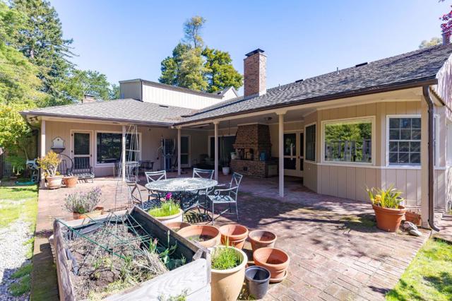 680 Fairway Circle, Hillsborough CA: https://media.crmls.org/mediaz/ddf62e0a-f146-40ae-9b98-6bb0a5cfb6be.jpg