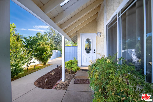 27003 Rio Prado Drive, Valencia CA: https://media.crmls.org/mediaz/ddf6a07c-6c0d-42fb-bef9-c94e2556fe24.jpg