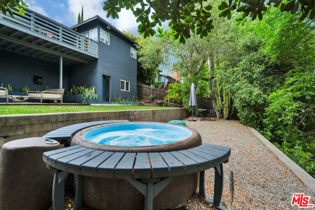 380 Tamarac Drive, Pasadena CA: https://media.crmls.org/mediaz/ddf6b877-afa8-403f-a284-cb6c6db51a63.jpg