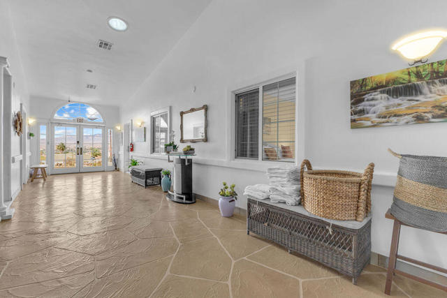 12622 Miracle Hill Road, Desert Hot Springs CA: https://media.crmls.org/mediaz/ddf6f520-d4f6-45ea-9534-40f912ee3831.jpg