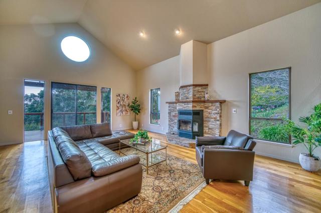 925 Skyward Drive, Aptos CA: https://media.crmls.org/mediaz/ddf719c0-8d75-410f-bd16-e8e1a3da30f0.jpg
