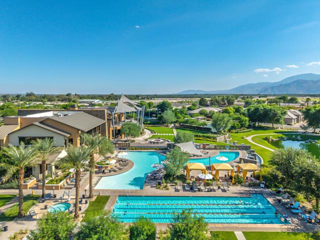 82800 Kingsboro Lane, Indio CA: https://media.crmls.org/mediaz/ddf74785-2607-4c61-be3f-fb6b9dc8a9f7.jpg