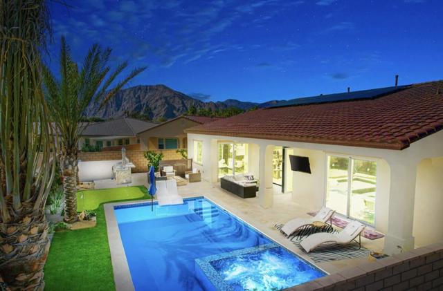 51720 Marquis Lane, La Quinta CA: https://media.crmls.org/mediaz/ddf76074-f3dc-4940-b41b-6efc9295a9cb.jpg