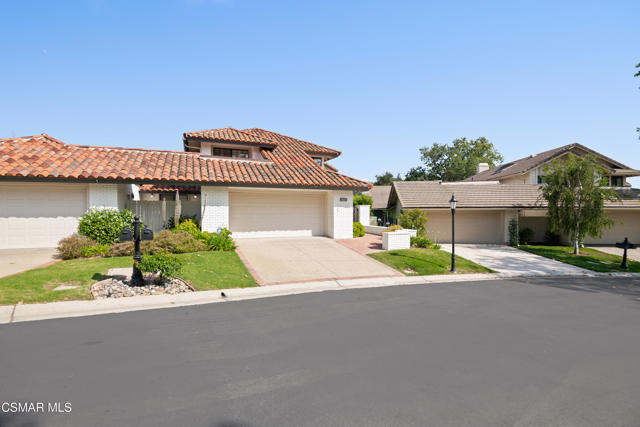 4212 Par Five Drive, Westlake Village CA: https://media.crmls.org/mediaz/ddf78ba5-1671-43b3-aaa6-9538de1169dc.jpg