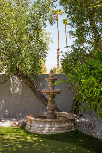 201 Augusta Drive, Palm Desert CA: https://media.crmls.org/mediaz/ddf7bb91-e73b-4bee-b73d-b0aeab5011d8.jpg