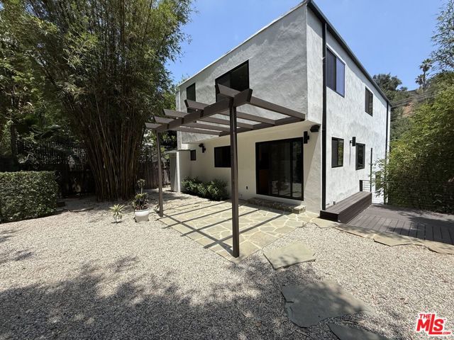 2415 Laurel Pass / Bypass, Los Angeles CA: https://media.crmls.org/mediaz/ddf8ad26-9646-472a-8090-b4c368d6bcf4.jpg
