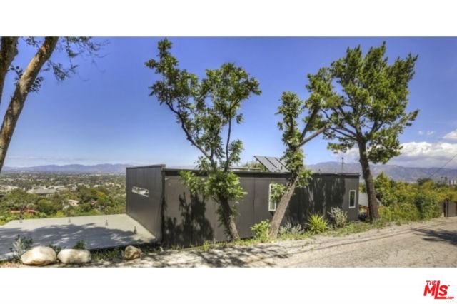 11462 LAURELCREST Road, Studio City CA: https://media.crmls.org/mediaz/ddf90709-53e0-4fcd-b0df-f19734e4b858.jpg