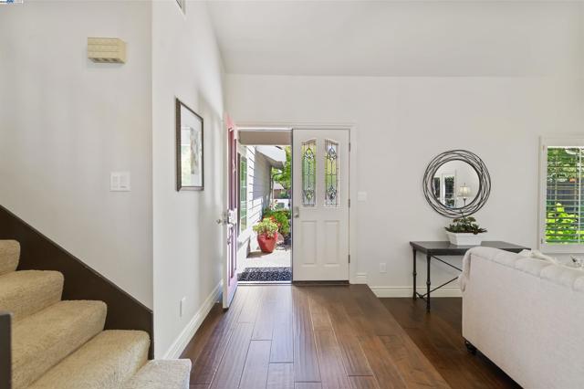 3338 Marsh Hawk Court, Pleasanton CA: https://media.crmls.org/mediaz/ddf92072-be29-4ec6-8815-099898fefc68.jpg