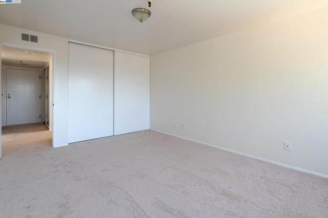 Image 24 of 32 For 545 Pierce Street  3301