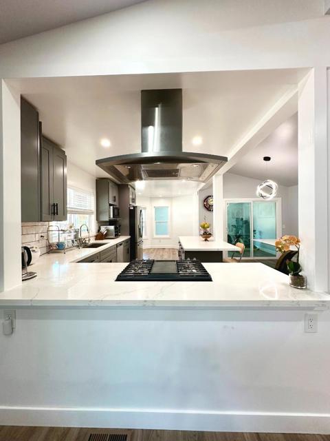 383 Chateau La Salle Drive, San Jose CA: https://media.crmls.org/mediaz/ddf9adc9-b565-4c5e-9245-f38d5a38641d.jpg