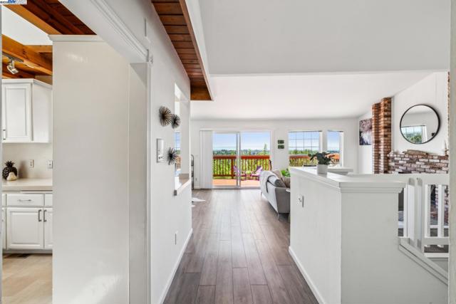 3014 BROADMOOR VIEW, Oakland CA: https://media.crmls.org/mediaz/ddf9e87c-a44e-4990-9f1c-6d095fadd526.jpg