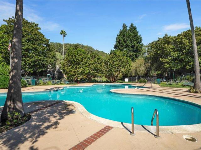 7101 Shelter Creek Lane, San Bruno CA: https://media.crmls.org/mediaz/ddfa75ed-373e-4890-a9cd-3dbf311018d9.jpg