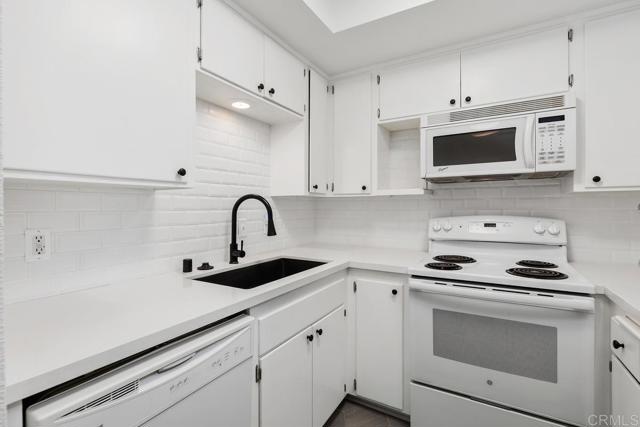 Image 13 of 25 For 3431 Park Boulevard 204