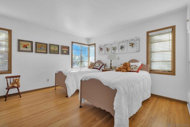 3306 Oak Grove, Julian CA: https://media.crmls.org/mediaz/ddfba446-074a-4b40-9ab7-f23429be8501.jpg