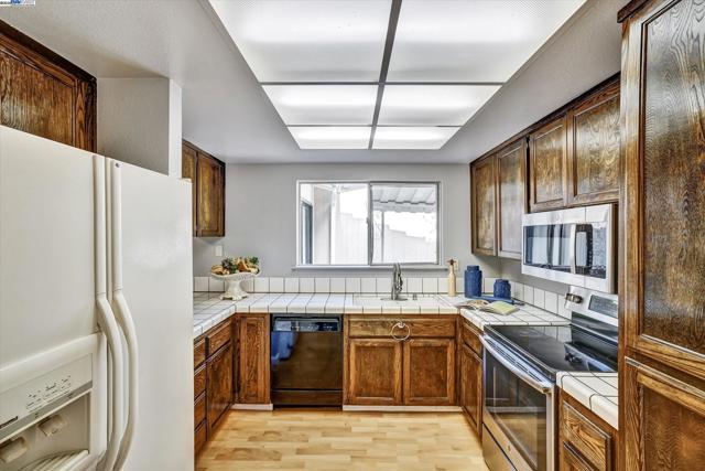 4909 Romeo, Fremont CA: https://media.crmls.org/mediaz/ddfbf80b-1cf5-4b61-b04a-5d2d18638b4c.jpg