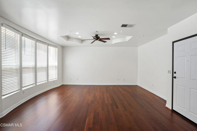 5224 Corteen Place, Valley Village CA: https://media.crmls.org/mediaz/ddfbfbd5-d4f3-4c89-9416-bfb919be4843.jpg