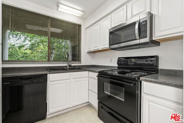 1211 Raintree Circle photo 5