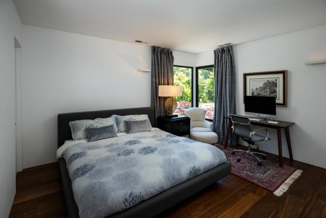 1409 Laurel Street, Menlo Park CA: https://media.crmls.org/mediaz/ddfcde02-873e-4fef-92ea-f31c1c0b89f8.jpg